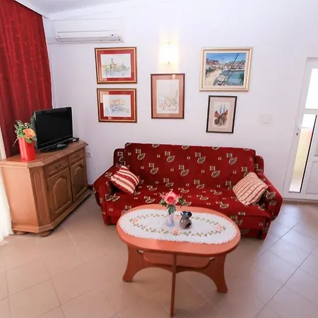 Franc Apartment Povljana