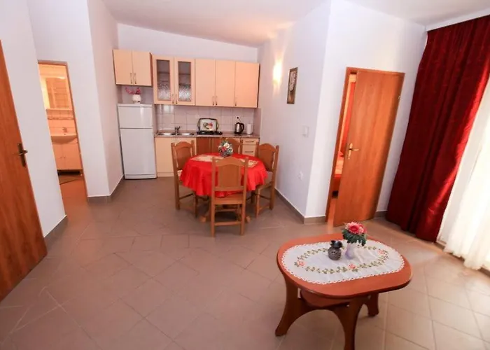 Franc Apartment *